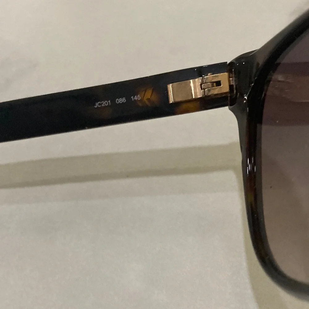 Classic Women's Tortoiseshell Sunglasses - Brown Lenses